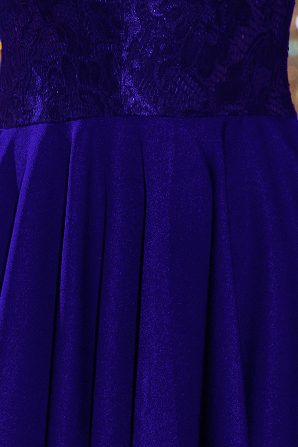 210-4 NICOLLE - sukienka z dłuższym tyłem z koronkowym dekoltem - CHABROWA-6